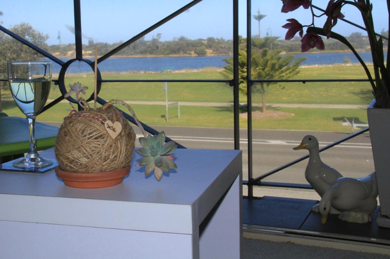 Villa Sea Breeze On The Esplanade Lakes Entrance Exterior foto